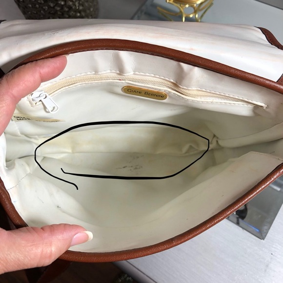 Gianni Bini Cross Body Bag - Picture 8 of 8